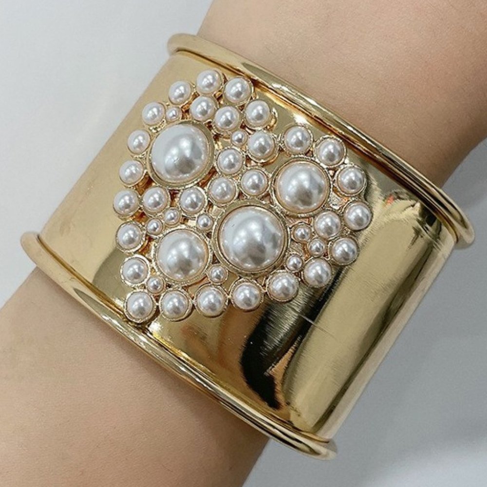 Heart Pearl Open Bracelet For Women - Picture 2 of 4